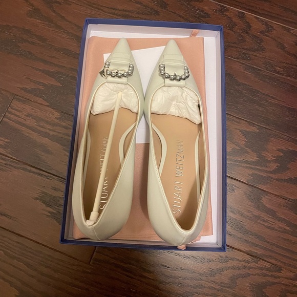 NWT STUART WEITZMAN
Pearl Buckle 75 embellished leather pumps - Picture 4 of 7
